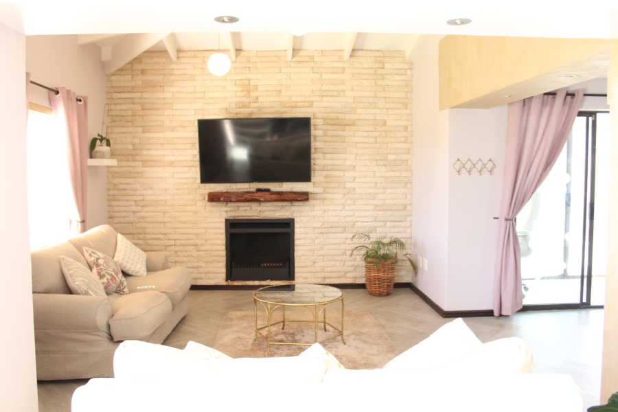 4 Bedroom Property for Sale in Rouxville Western Cape